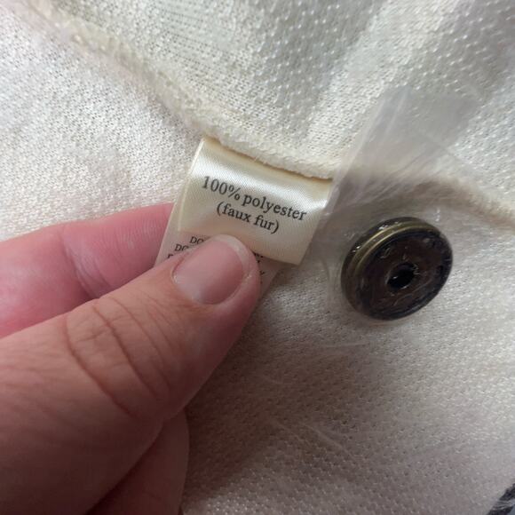 Dylan Faux Fur Sherpa Vest | Cream Winter Layering Piece | Size Small - Picture 6 of 7